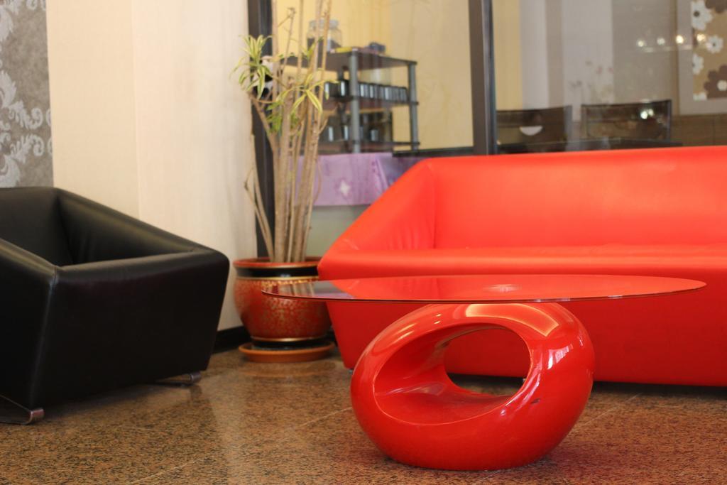 Home Full Hotel Жинченг Екстериор снимка