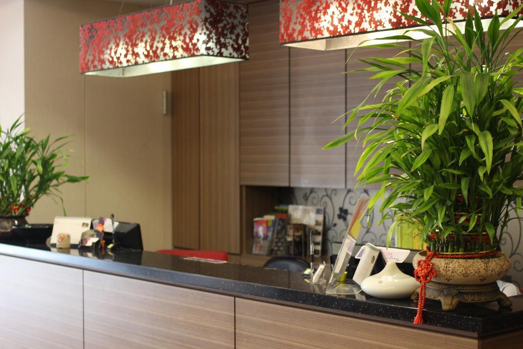 Home Full Hotel Жинченг Екстериор снимка