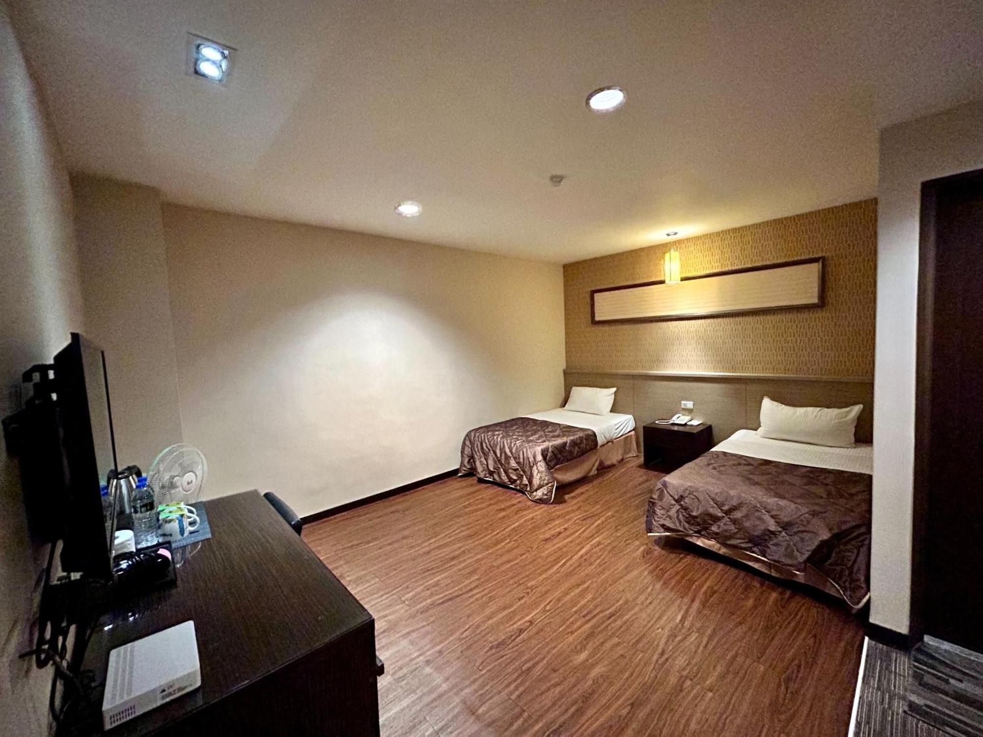 Home Full Hotel Жинченг Екстериор снимка